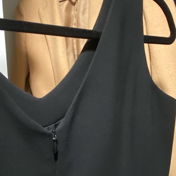 LBD - Jones New York Black V-Neck Dress - Picture 4 of 14